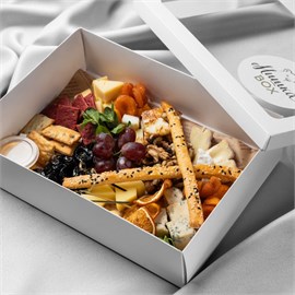 {{photo.Alt || photo.Description || 'BOX «Сырное плато к вину»'}}